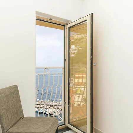 克图套房酒店 *